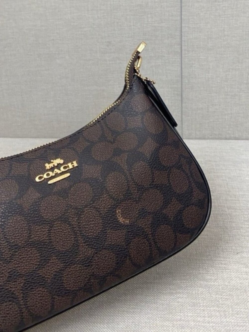 coach Teri Shoulder Bag In Signature Canvas - Picture 4 of 7